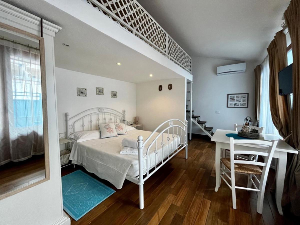 Palmasera Charming Rooms Cala Gonone Buitenkant foto