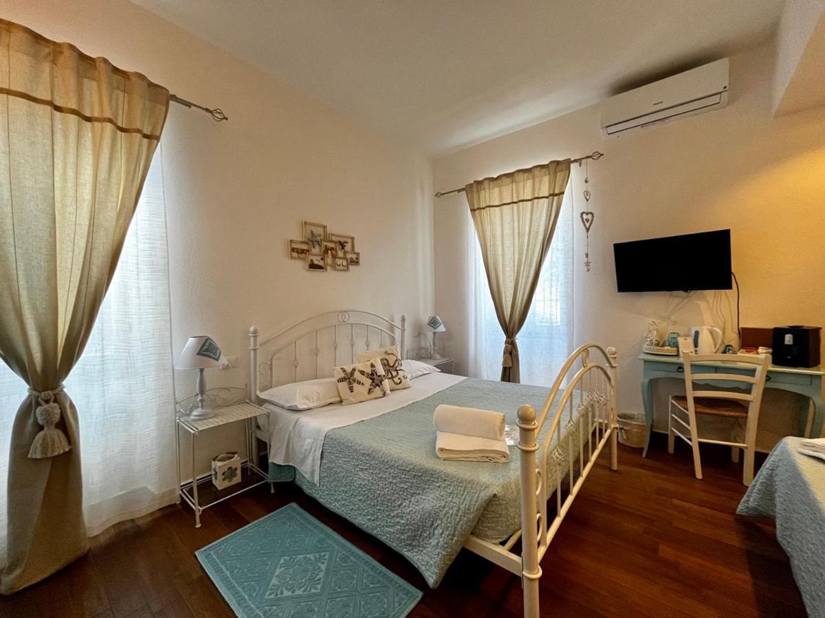 Palmasera Charming Rooms Cala Gonone Buitenkant foto