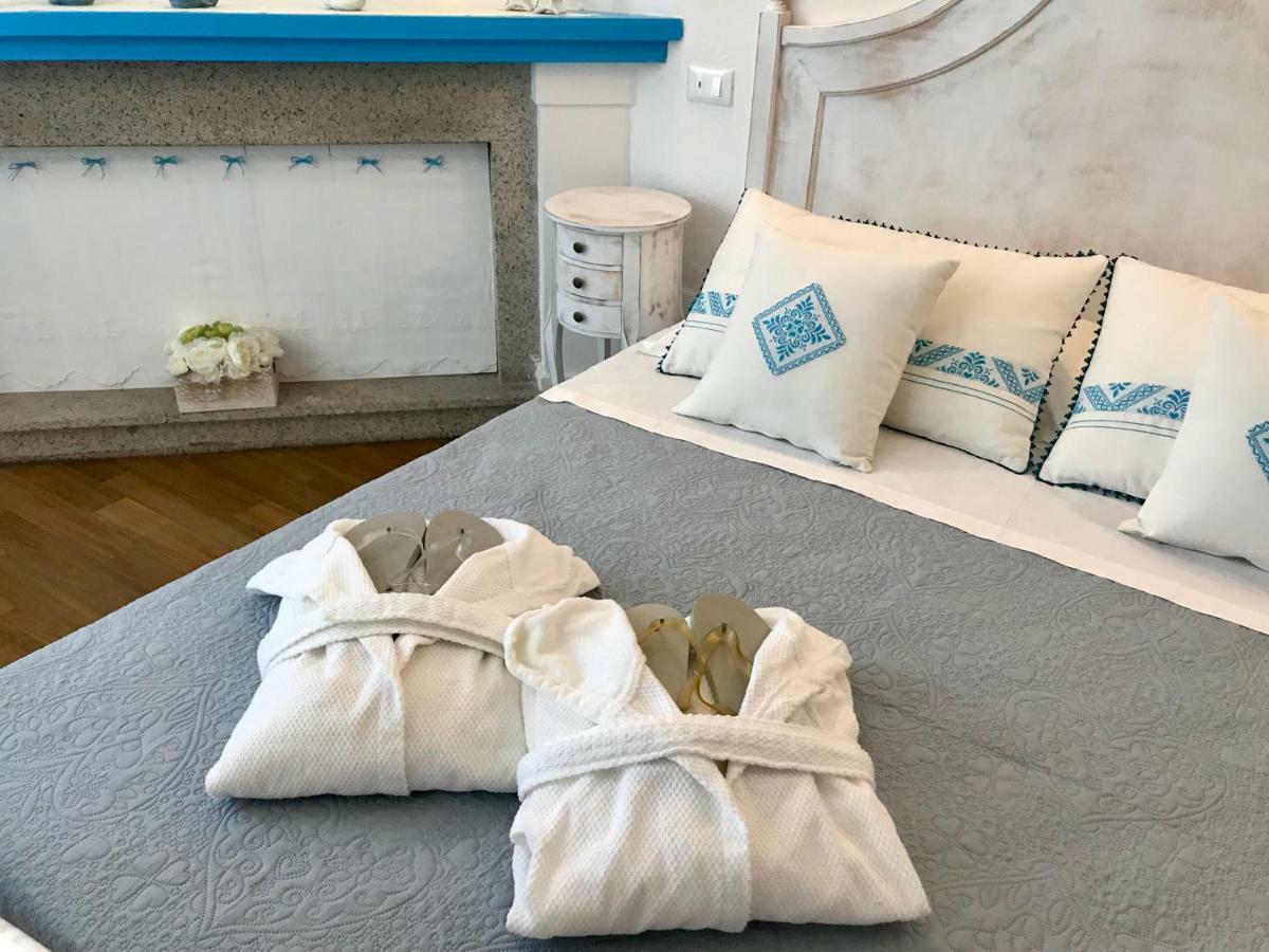 Palmasera Charming Rooms Cala Gonone Buitenkant foto