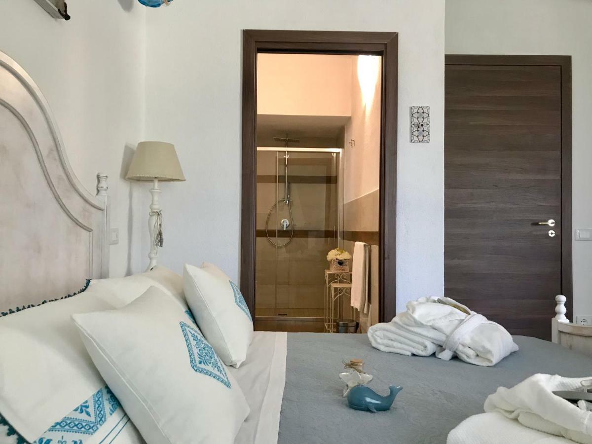Palmasera Charming Rooms Cala Gonone Buitenkant foto